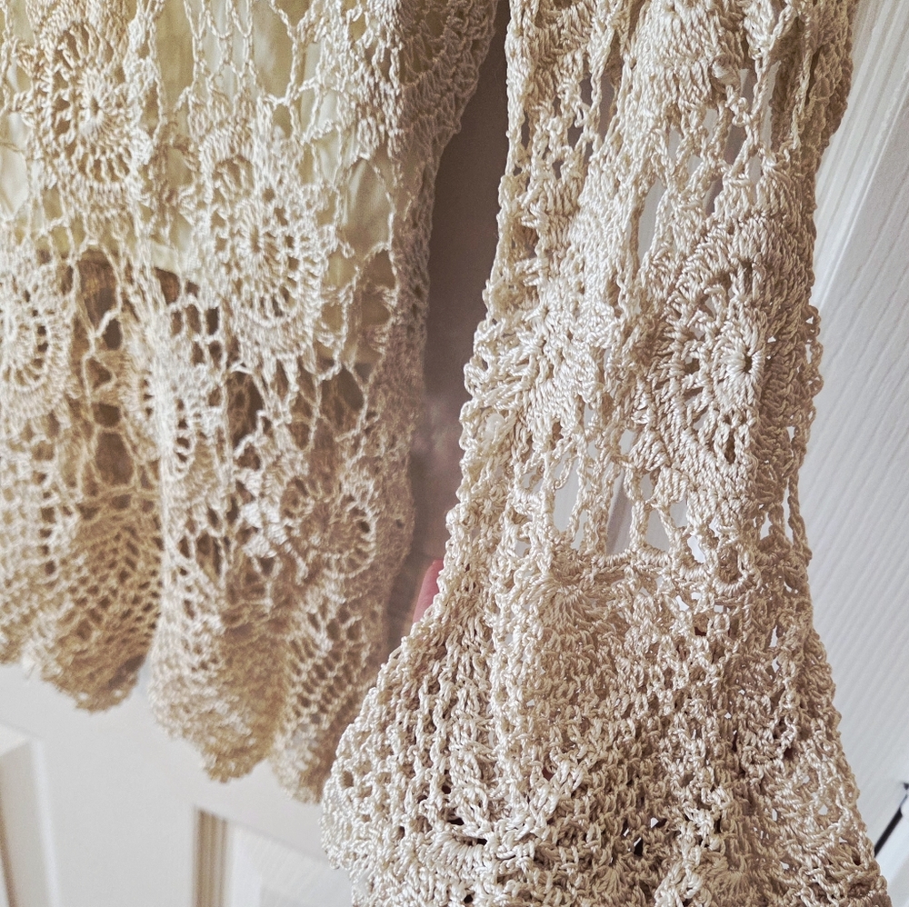 Stunning Hand Crochet Lacy Tunic Cream Colored Blouse - Picture 4 of 5